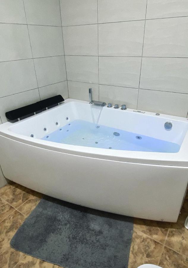 Casa Con Piscina, Villa Alarilla Fuentiduena de Tajo Exteriér fotografie